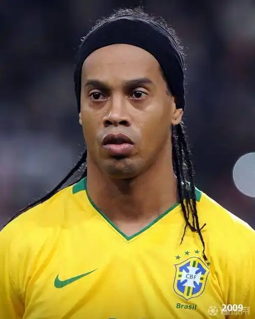 他依然在场 他依然在场