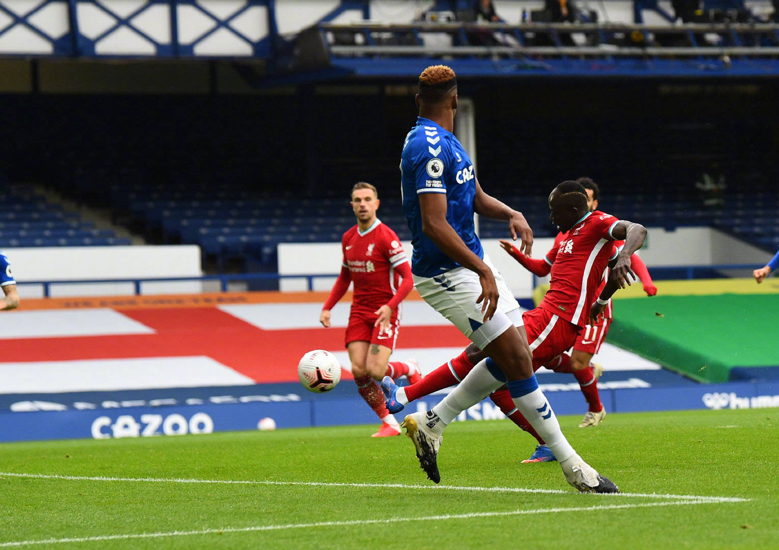 了球场上的 了球场上的